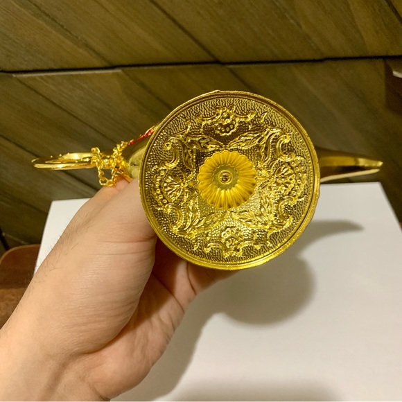 Gold And Red Medium Genie Lamp - Picture 7 of 10